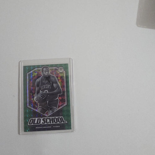 2019-20 Panini Mosaic Old School Moses Malone Green Mosaic Prizm #7