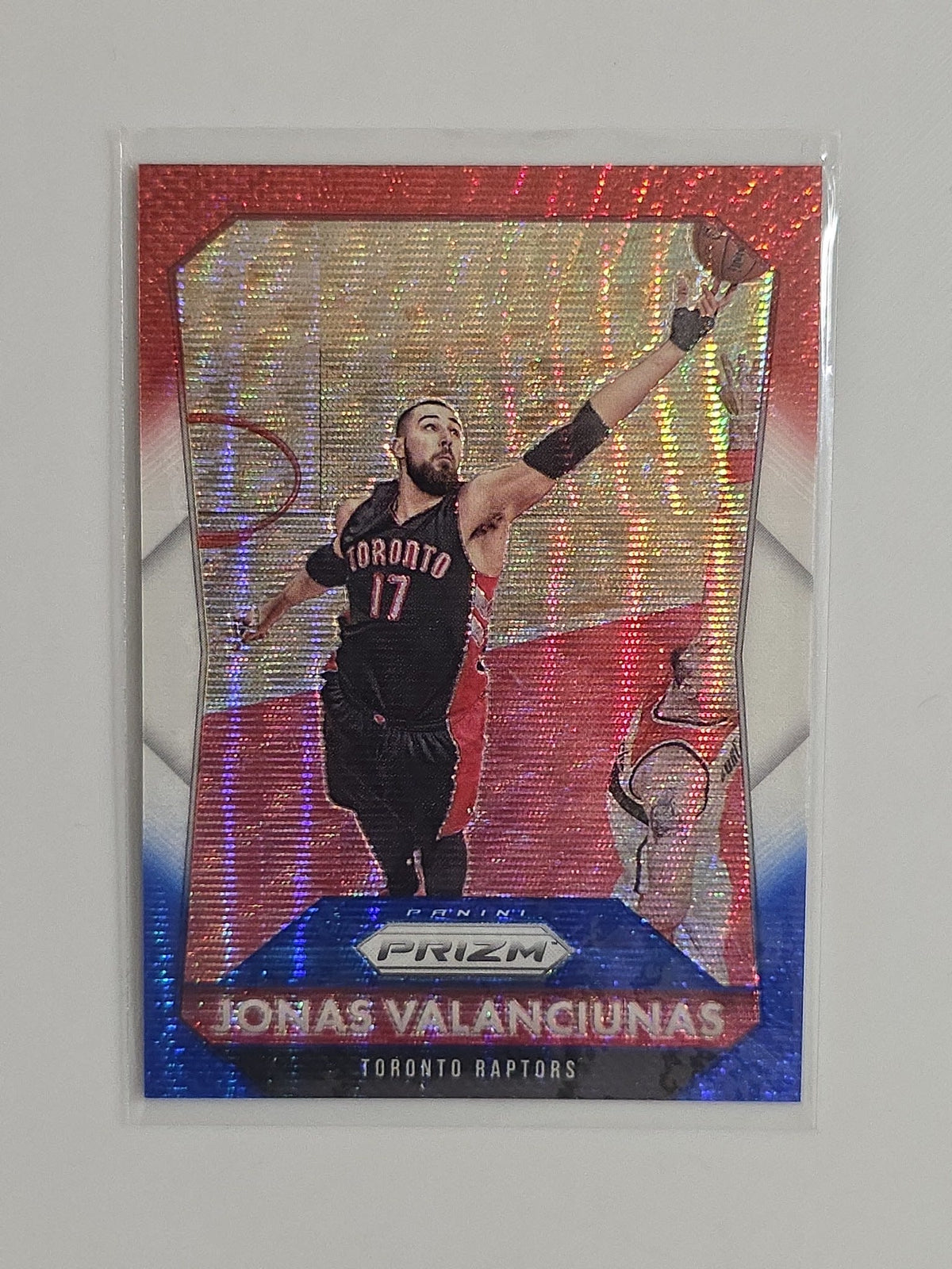 2015-16 Panini Prizm Jonas Valanciunas Red White Blue Wave #151