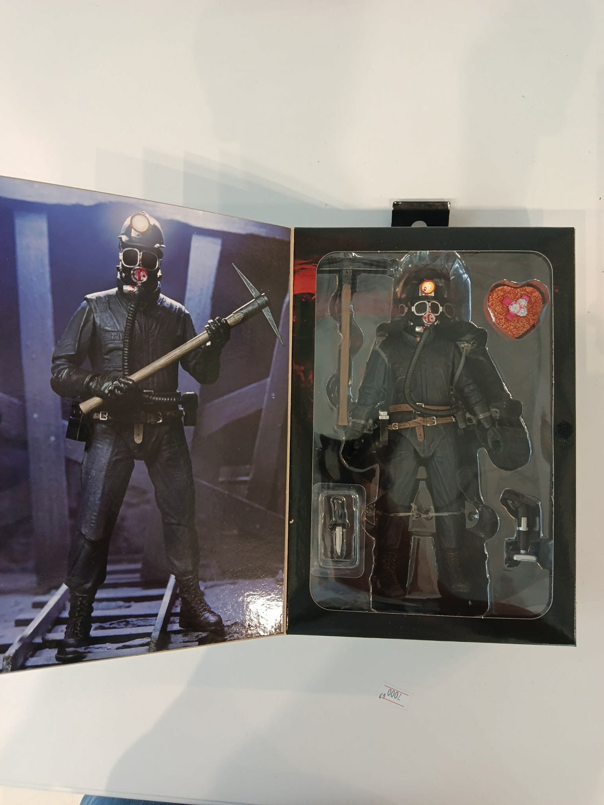 NECA Ultimate The Miner (Harry Warden) - view 2