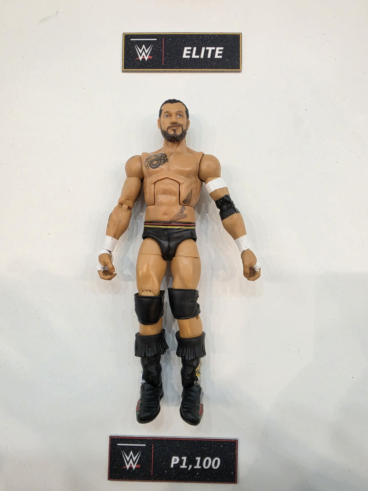 WWE Elite Santos Escobar