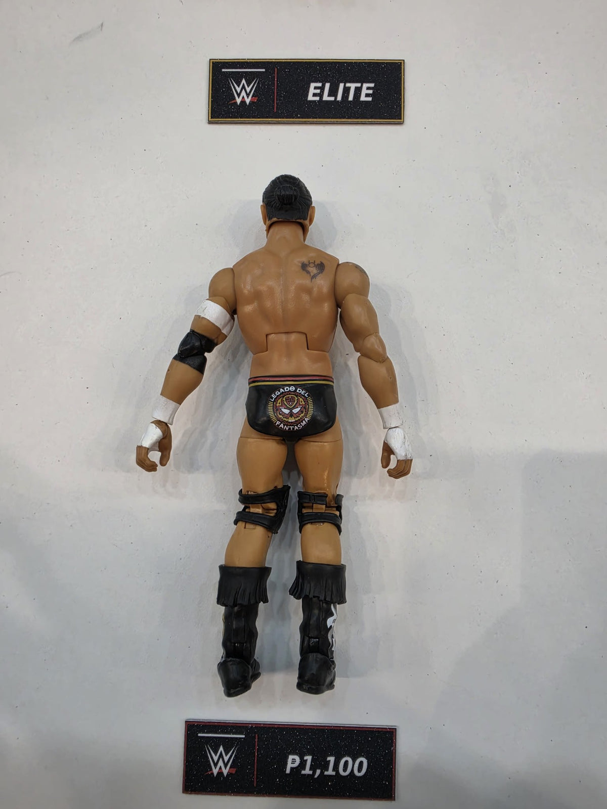 WWE Elite Santos Escobar - view 2