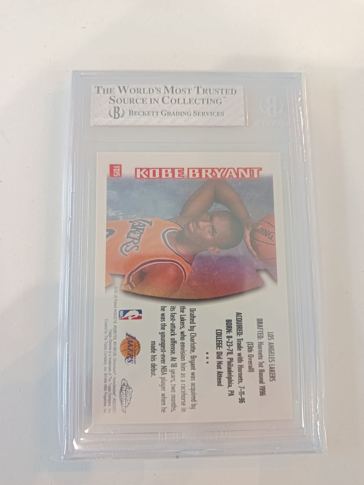 1996-97 Topps Chrome Youthquake Kobe Bryant #YQ15 Beckett 8 - view 2