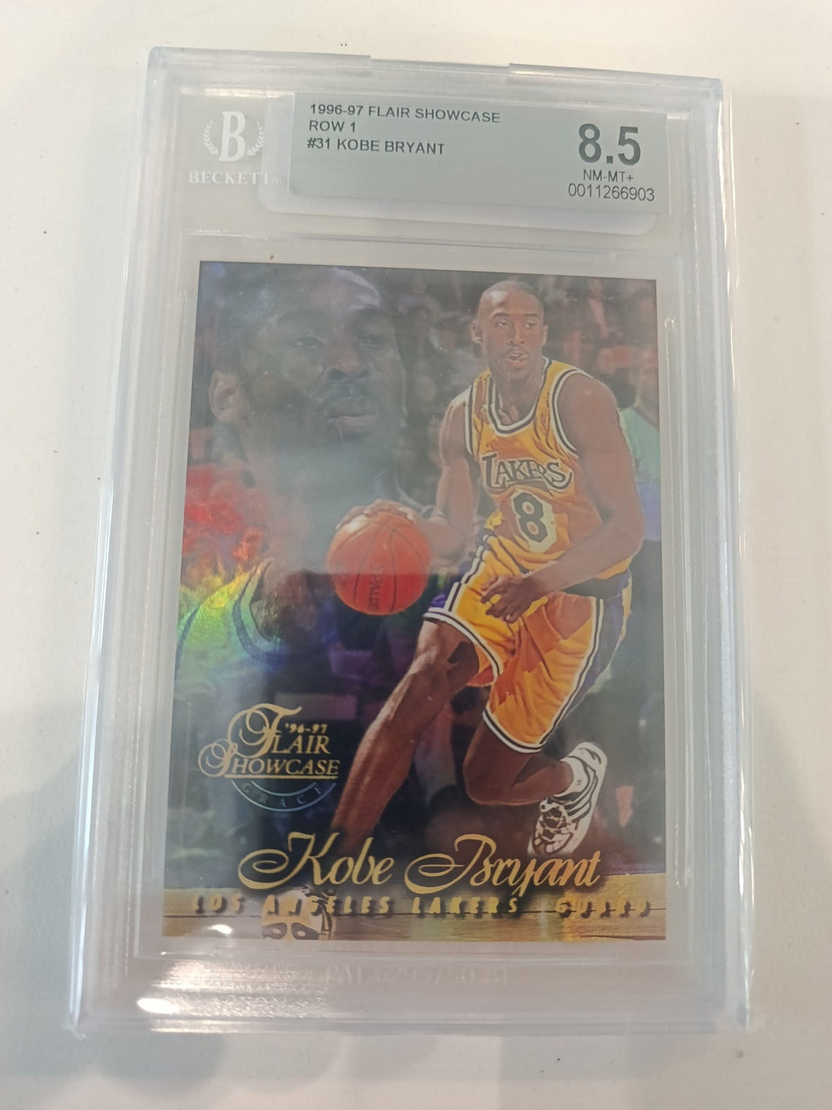 1996-97 Flair Showcase Row 1 Kobe Bryant #31 Beckett 8.5