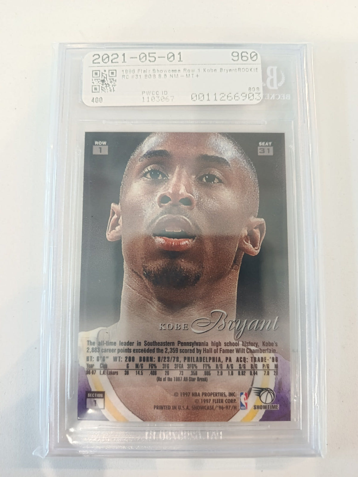 1996-97 Flair Showcase Row 1 Kobe Bryant #31 Beckett 8.5 - view 2