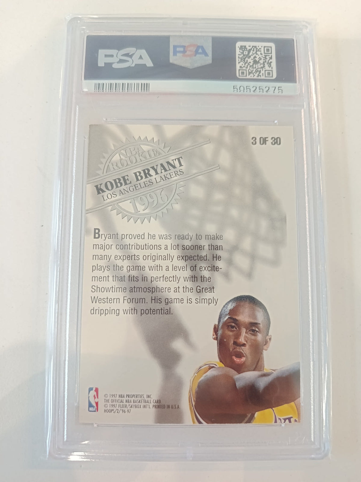 1996 Hoops NBA Hoops Kobe Bryant #3 PSA 8 - view 2