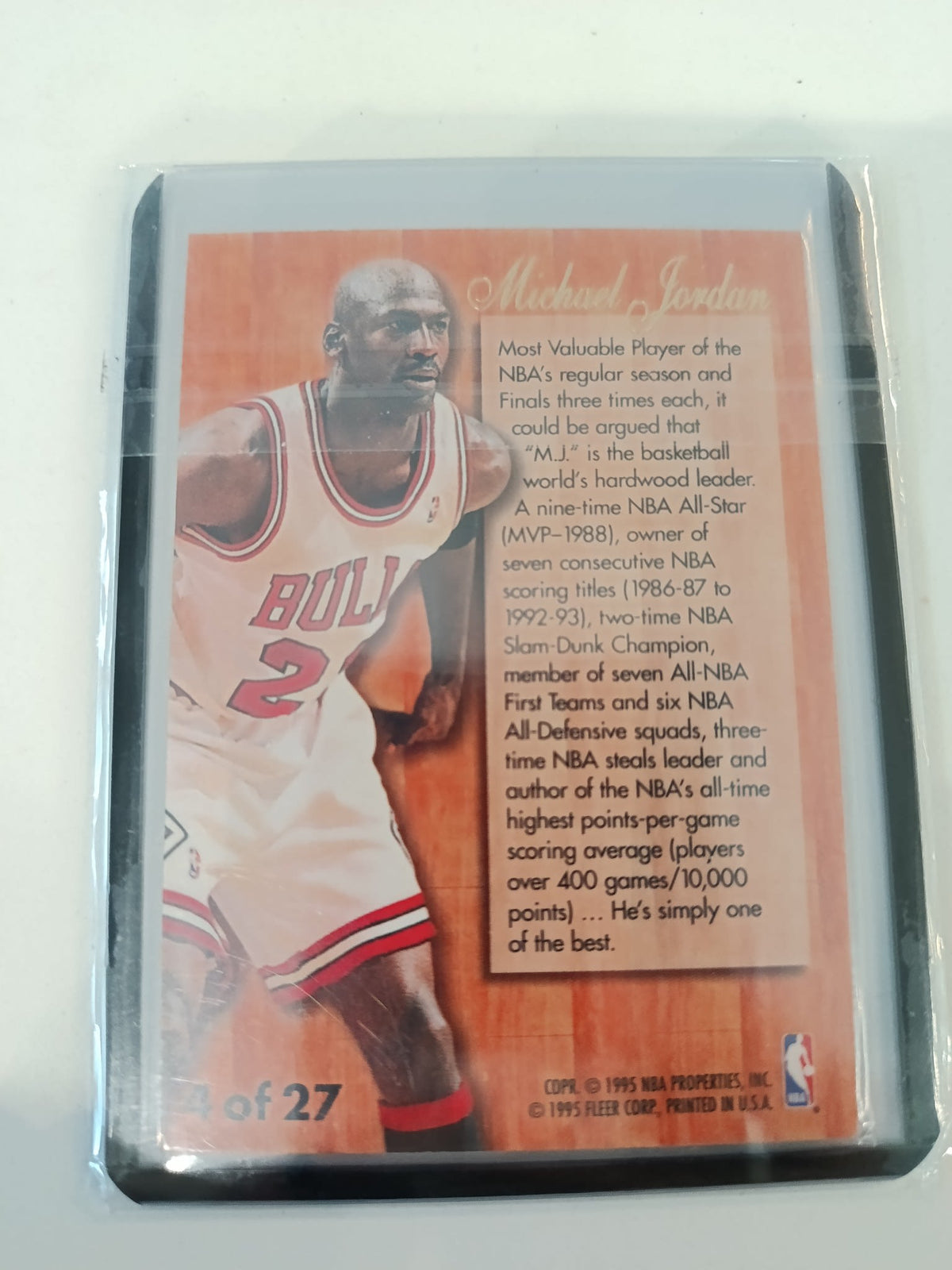 1995 Fleer Flair Hardwood Leader Michael Jordan #3 - view 2