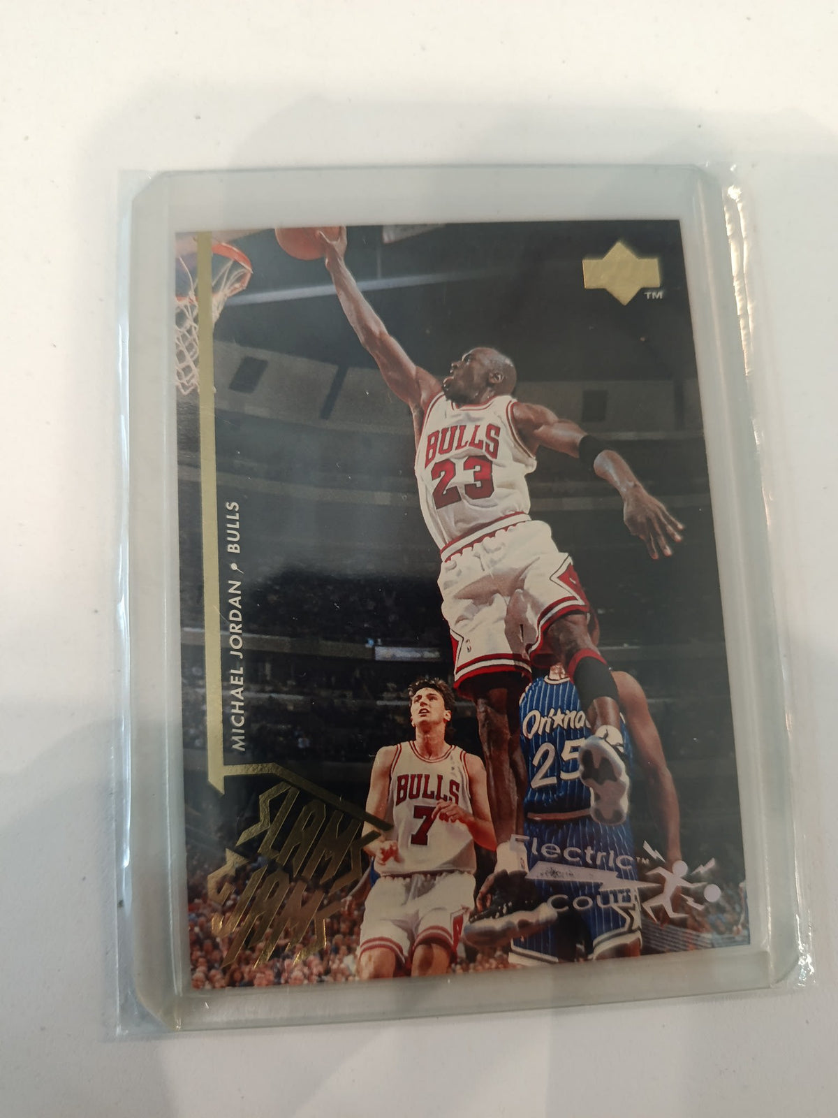 1995 Upper Deck Collector's Choice Slam Dunk Michael Jordan Electric Court #352