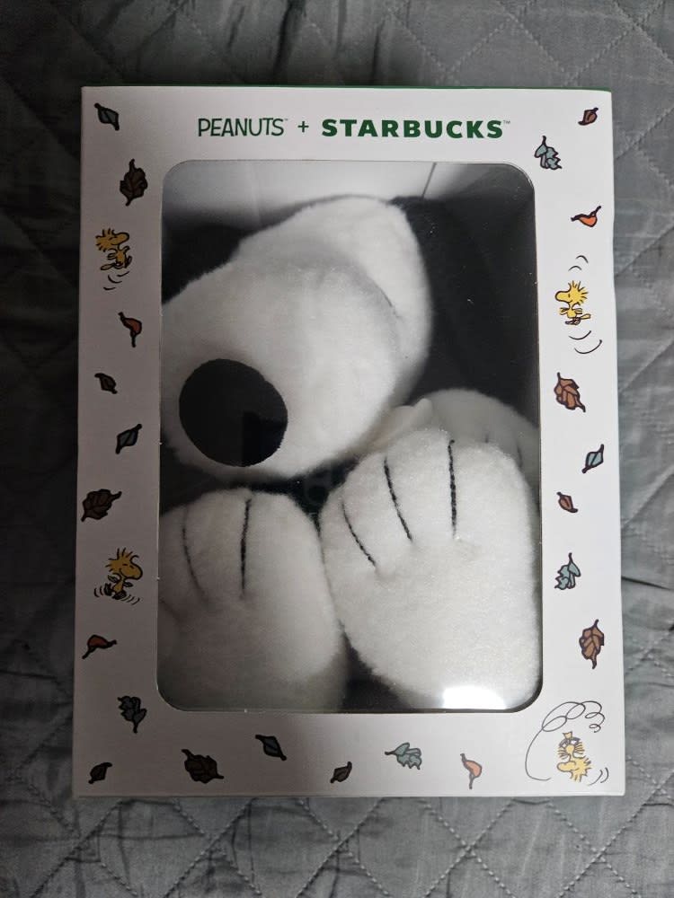 Peanuts x Starbucks Peanuts + Starbucks Collaboration Snoopy