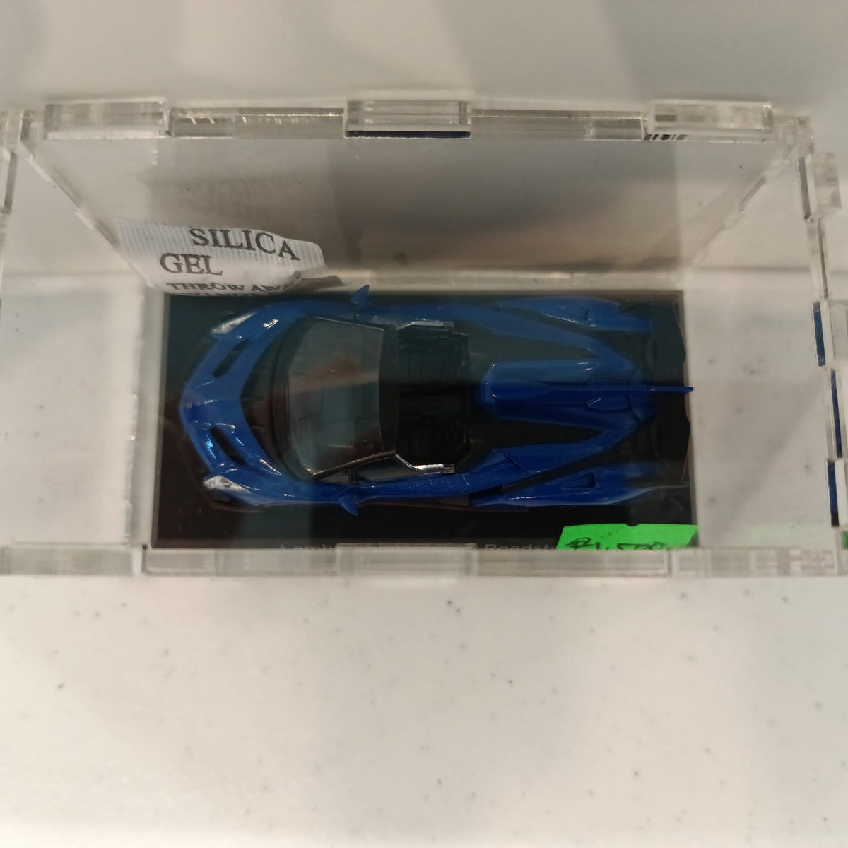 Diecast Lamborghini Veneno Roadster - view 2