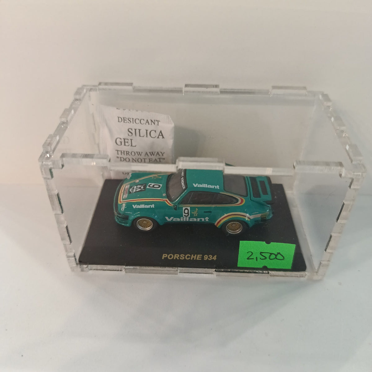 Diecast Vaillant-Kremer Racing - view 2