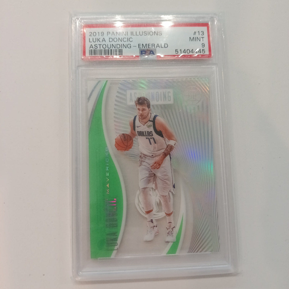 2019 Panini Illusions Astounding Luka Doncic Emerald #13 PSA 9