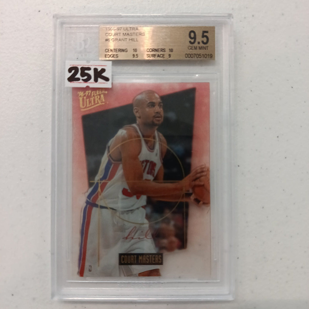 1996 Fleer Ultra Court Masters Grant Hill #5 Beckett Grading Services 9.5