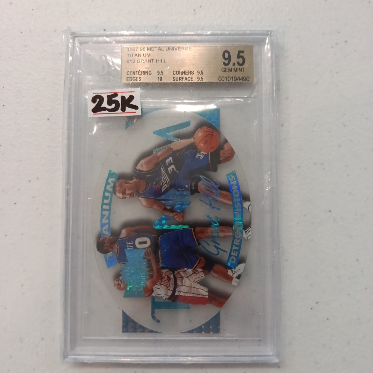 1997-98 Metal Universe Titanium Grant Hill #12 Beckett Grading Services 9.5