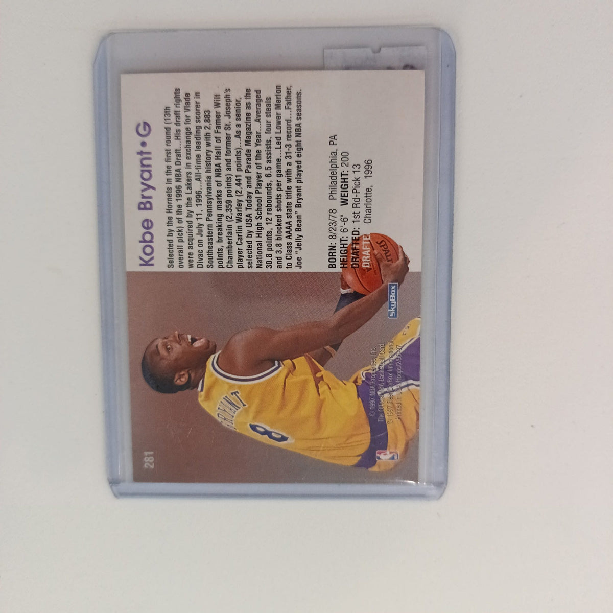 1996 SkyBox Kobe Bryant #281 - view 2