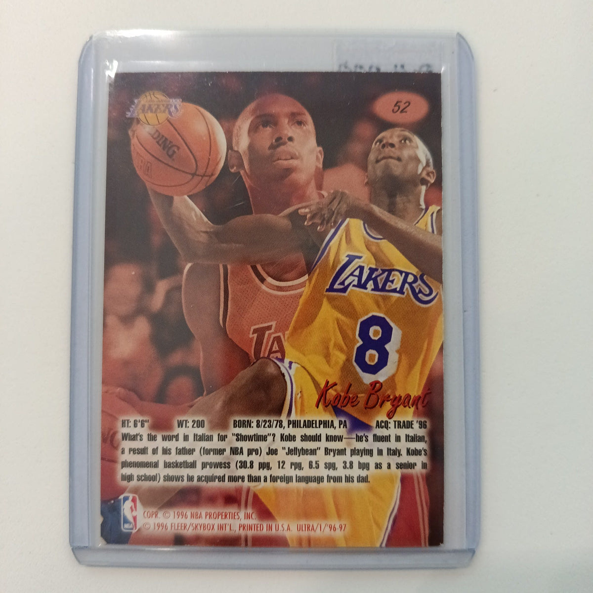 1996 Fleer Ultra Ultra Rookie Kobe Bryant #52 - view 2