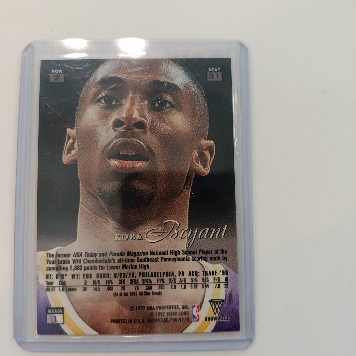 1996 Fleer Flair Showcase Style Kobe Bryant Row 2 #31 - view 2