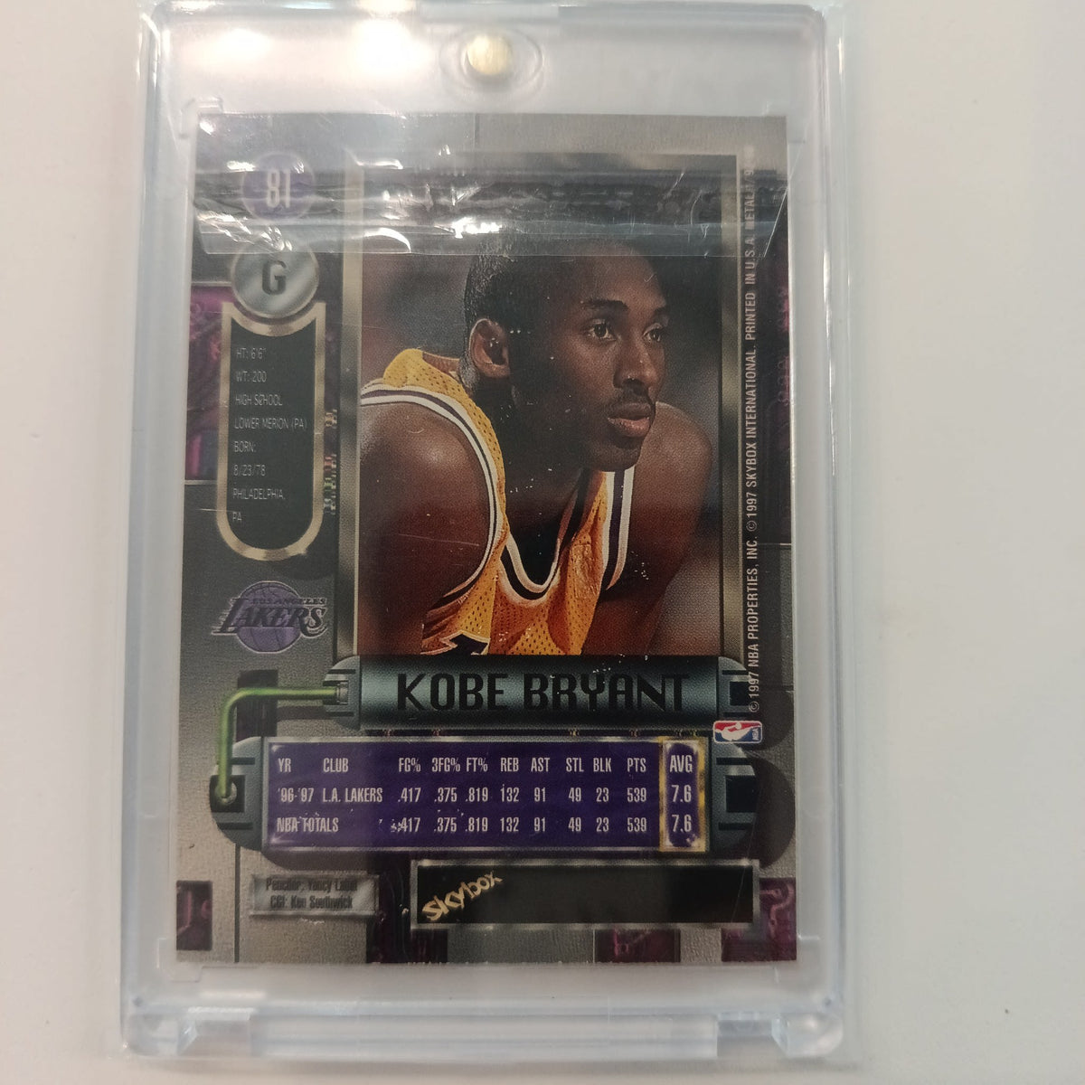 1997 Skybox Metal Universe Kobe Bryant #81 - view 2