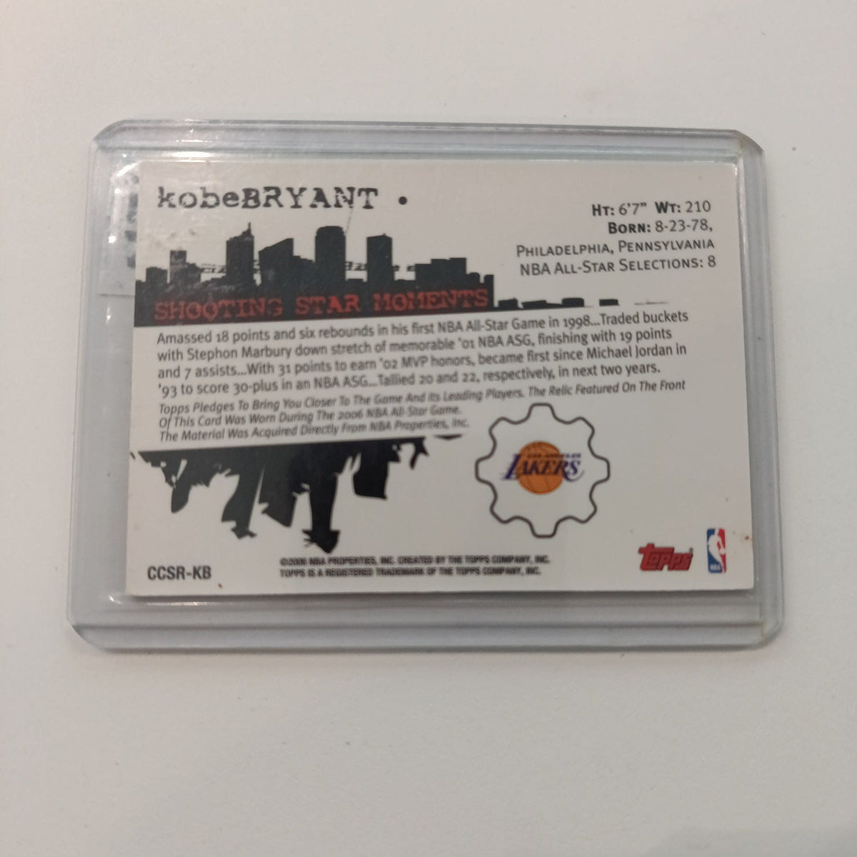 2006 Topps Clutch City Stars Kobe Bryant #CCSR-KB - view 2