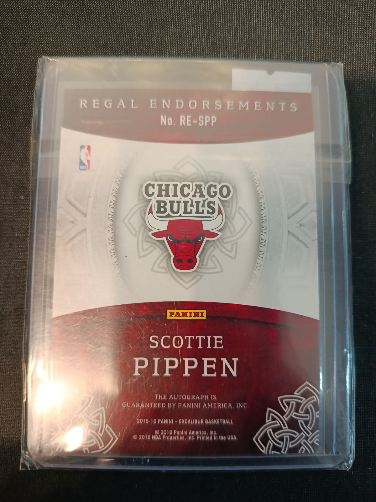 2015-16 Panini Excalibur Regal Endorsements Scottie Pippen #RE-SPP - view 2