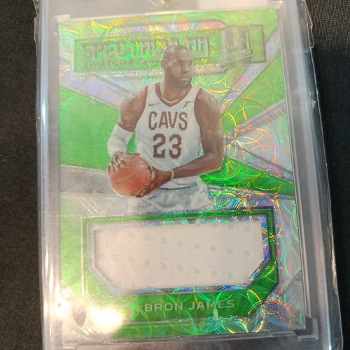 Panini Prizm Intrigue LeBron James Green Prizm
