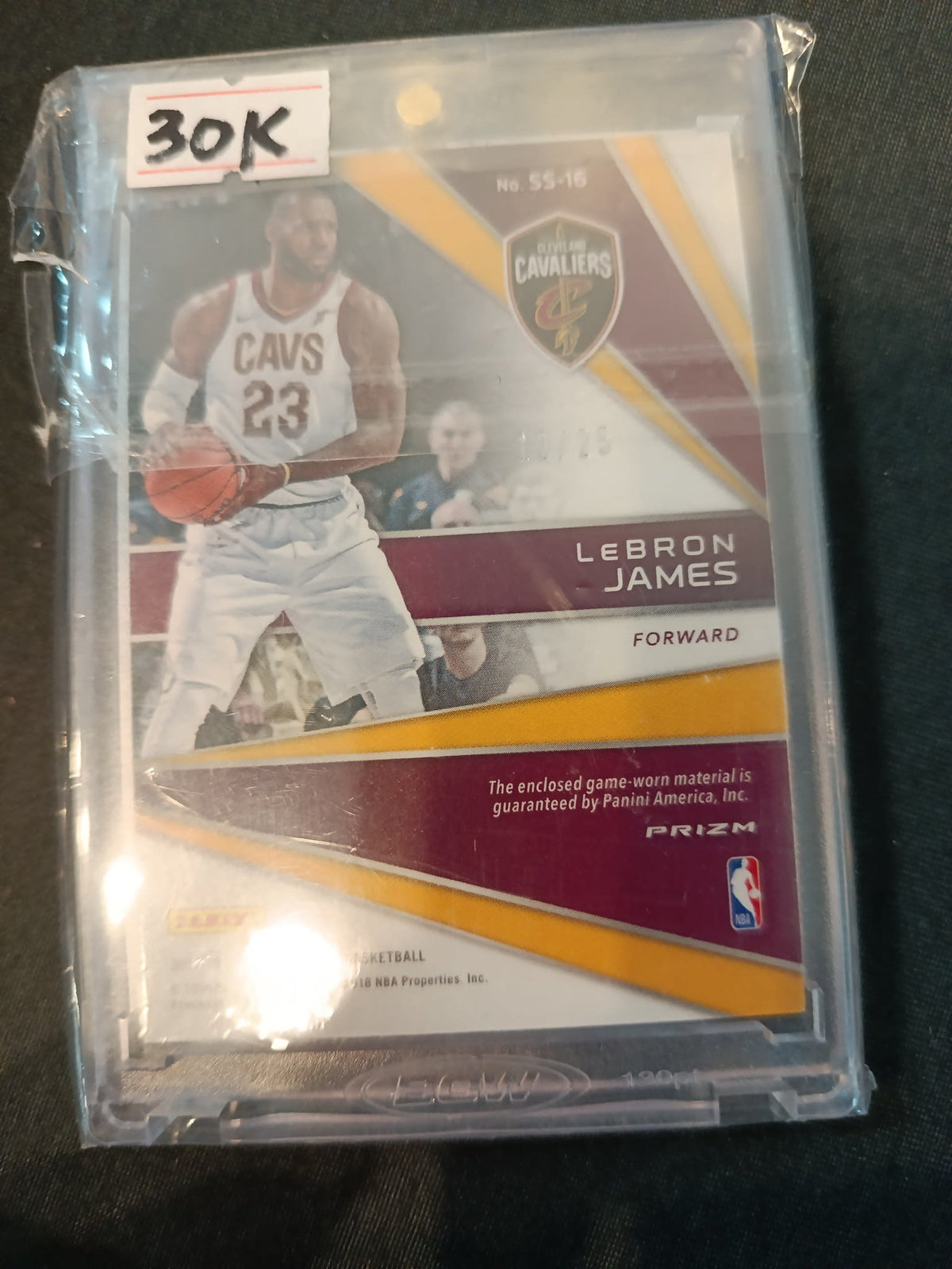 Panini Prizm Intrigue LeBron James Green Prizm - view 2
