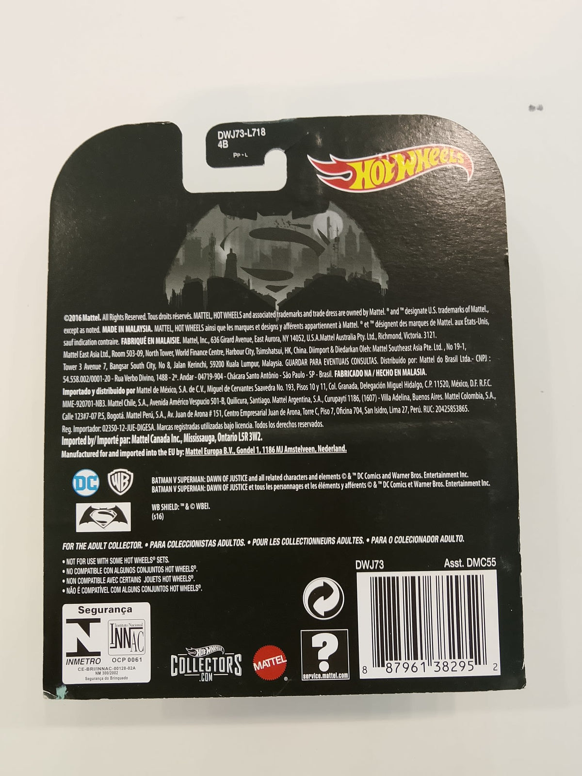 2016 Hot Wheels Retro Entertainment Batwing - view 2