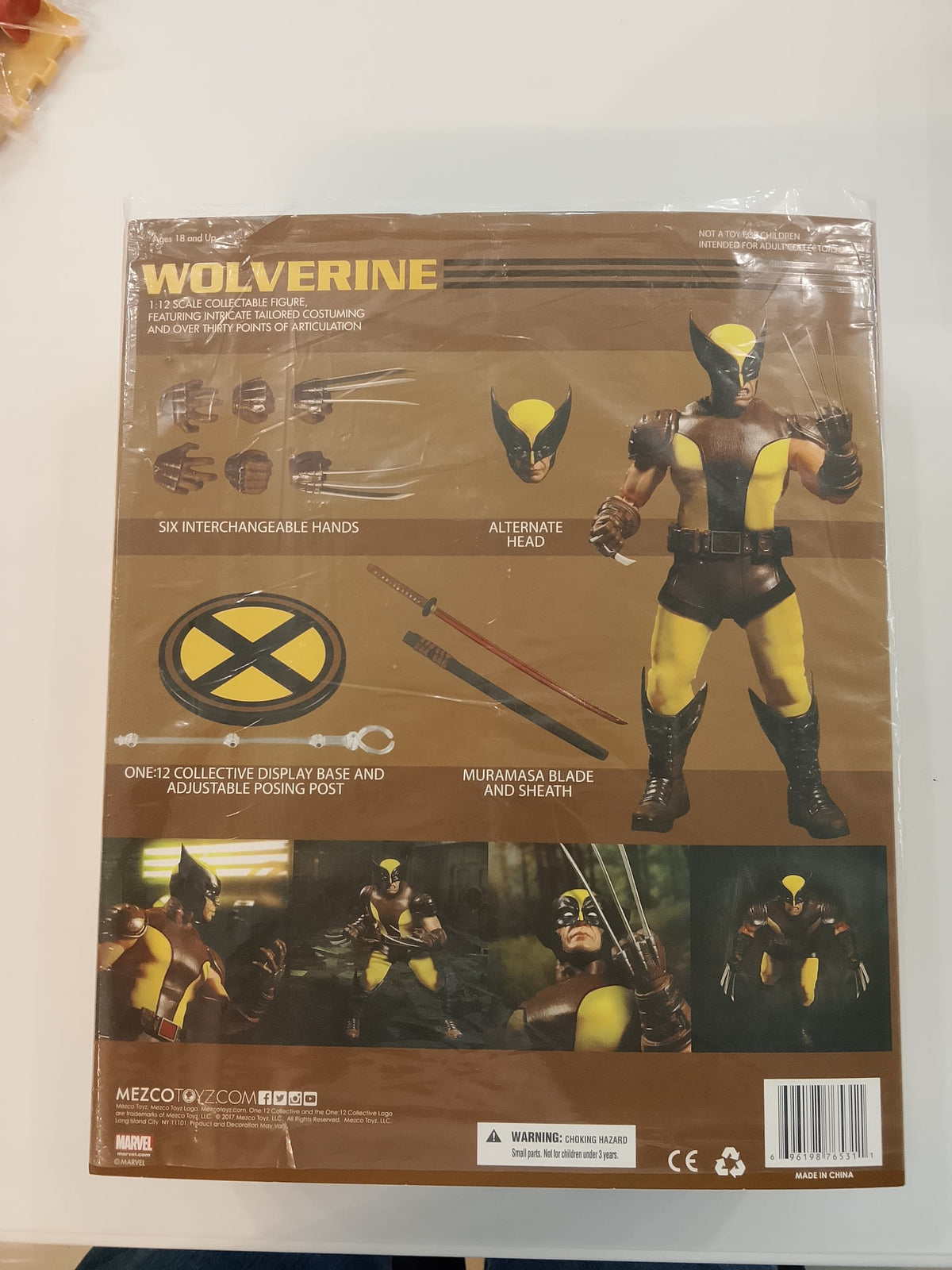Mezco One:12 Collective One:12 Collective Wolverine - view 2