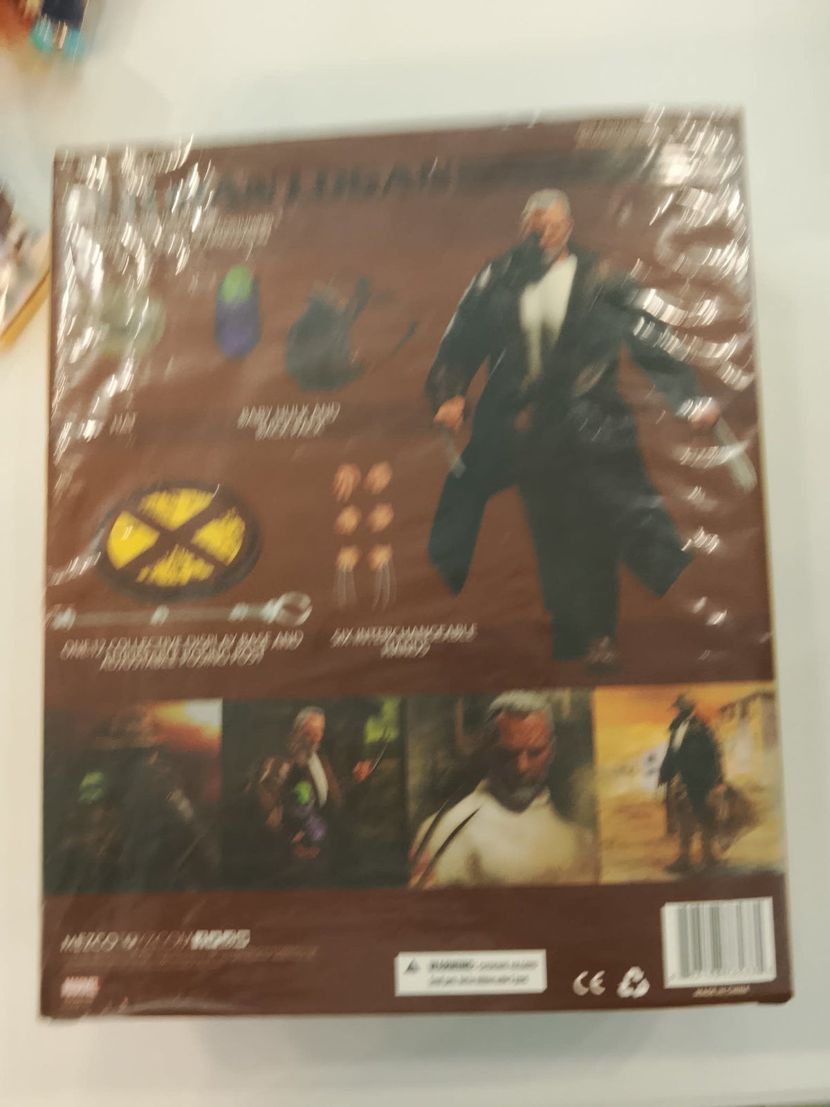Mezco One:12 Collective One:12 Collective Logan (Old Man Logan) - view 2