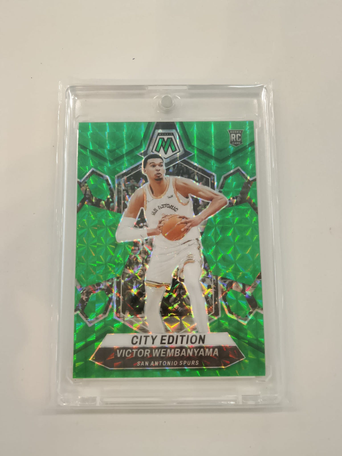 2023-24 Panini Mosaic City Edition Victor Wembanyama Green Mosaic #282