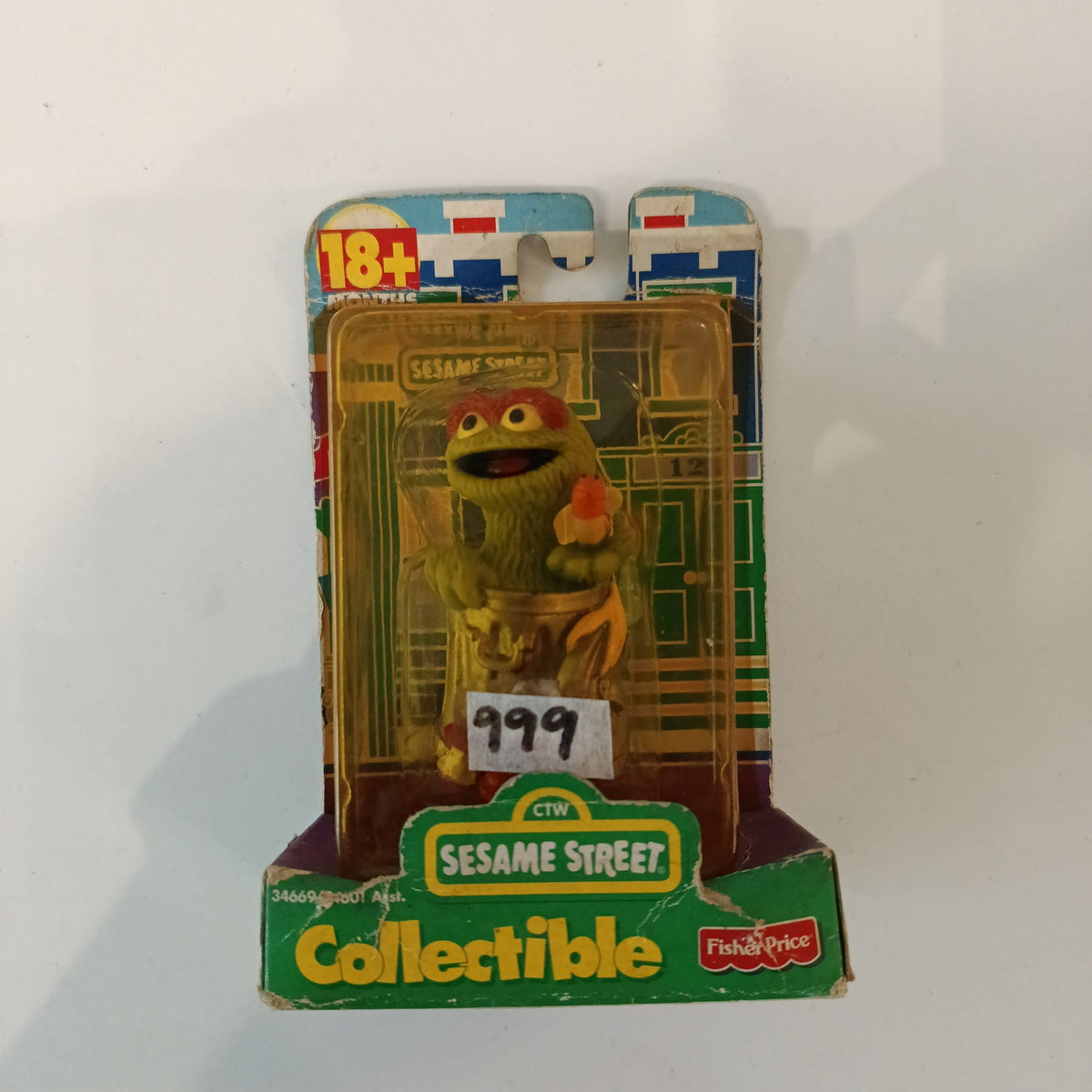 Fisher-Price Sesame Street Collectible Sesame Street Collectible Oscar the Grouch