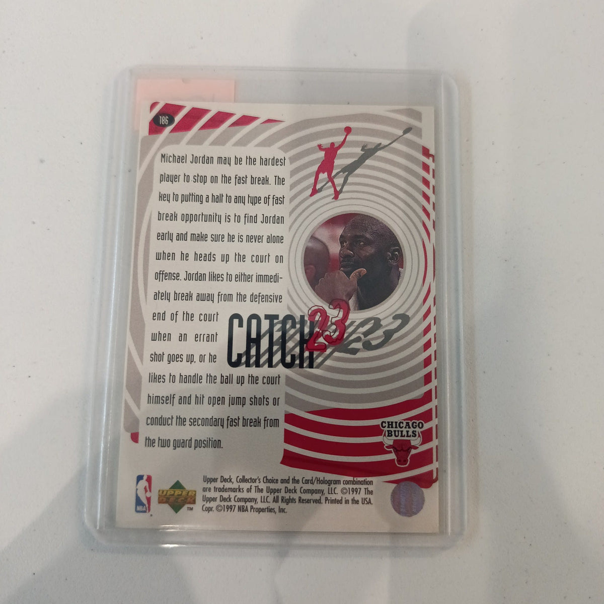 1997-98 Upper Deck Collector's Choice Catch 23 Michael Jordan #186 - view 2