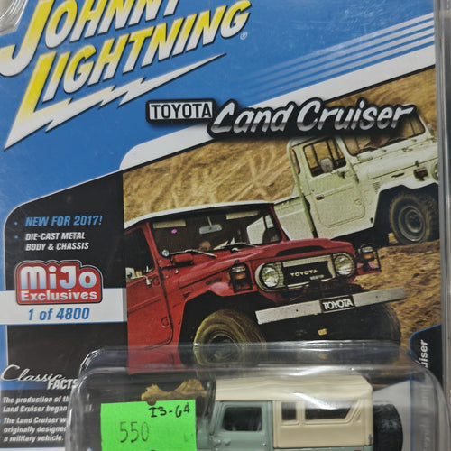 2017 Johnny Lightning Classic Gold Collection Toyota Land Cruiser