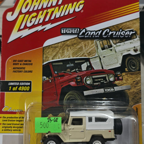 23-68 Johnny Lightning Classic Gold Collection Toyota Land Cruiser