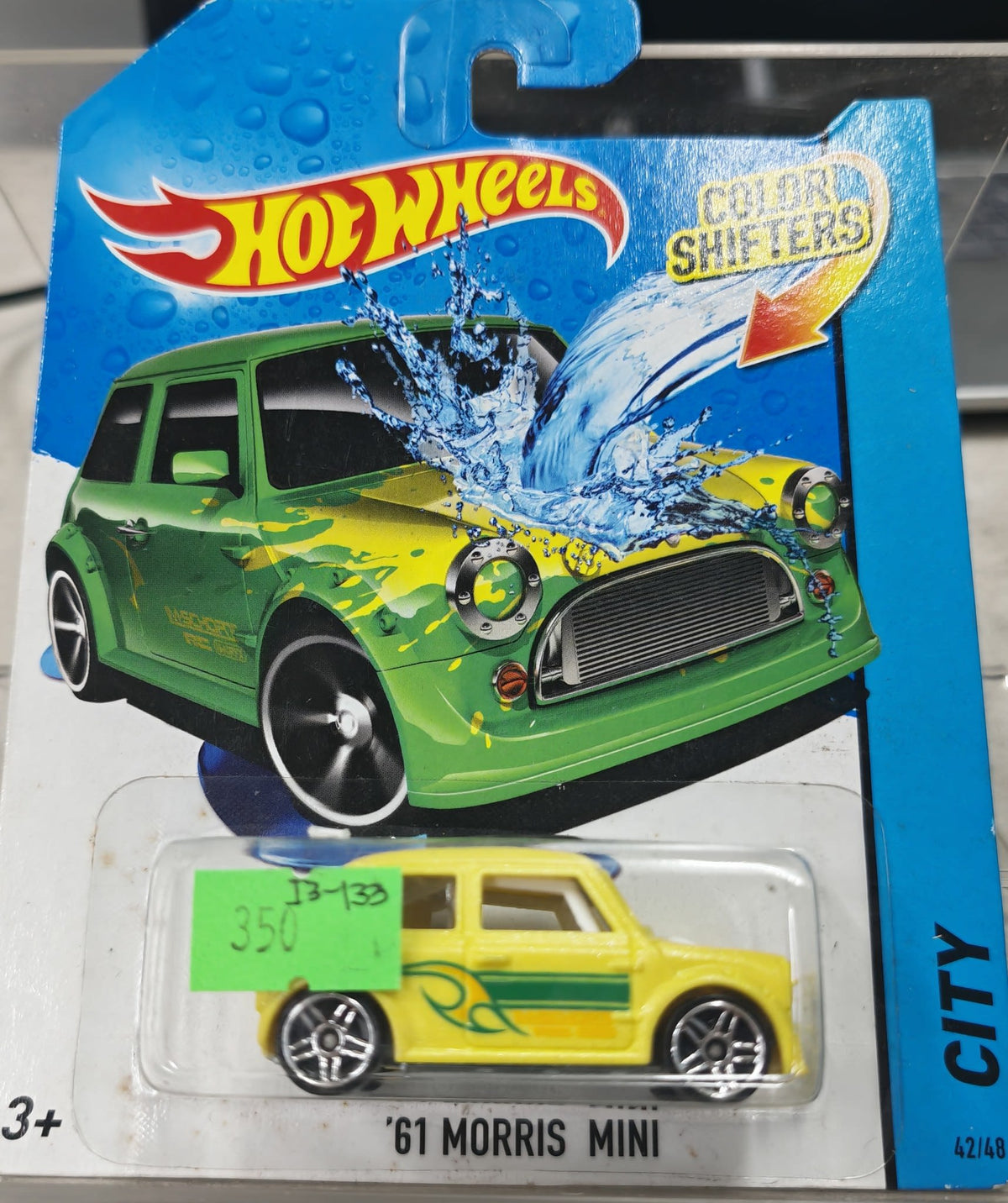 Hot Wheels Color Shifters '61 Morris Mini #42/48