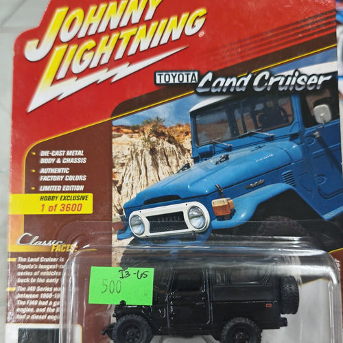Johnny Lightning Classic Gold Collection Toyota Land Cruiser FJ40
