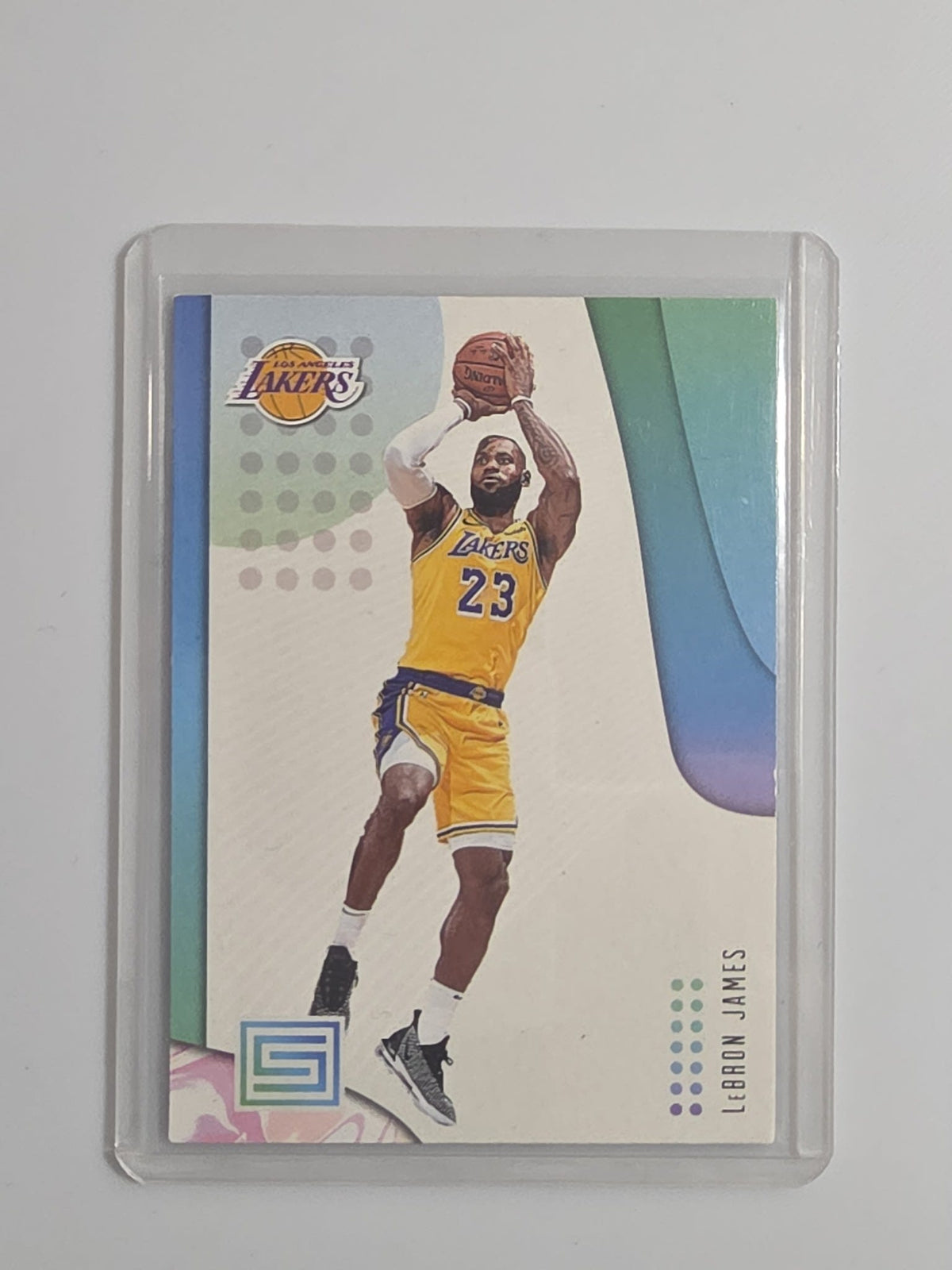2018-19 Panini Status LeBron James #57