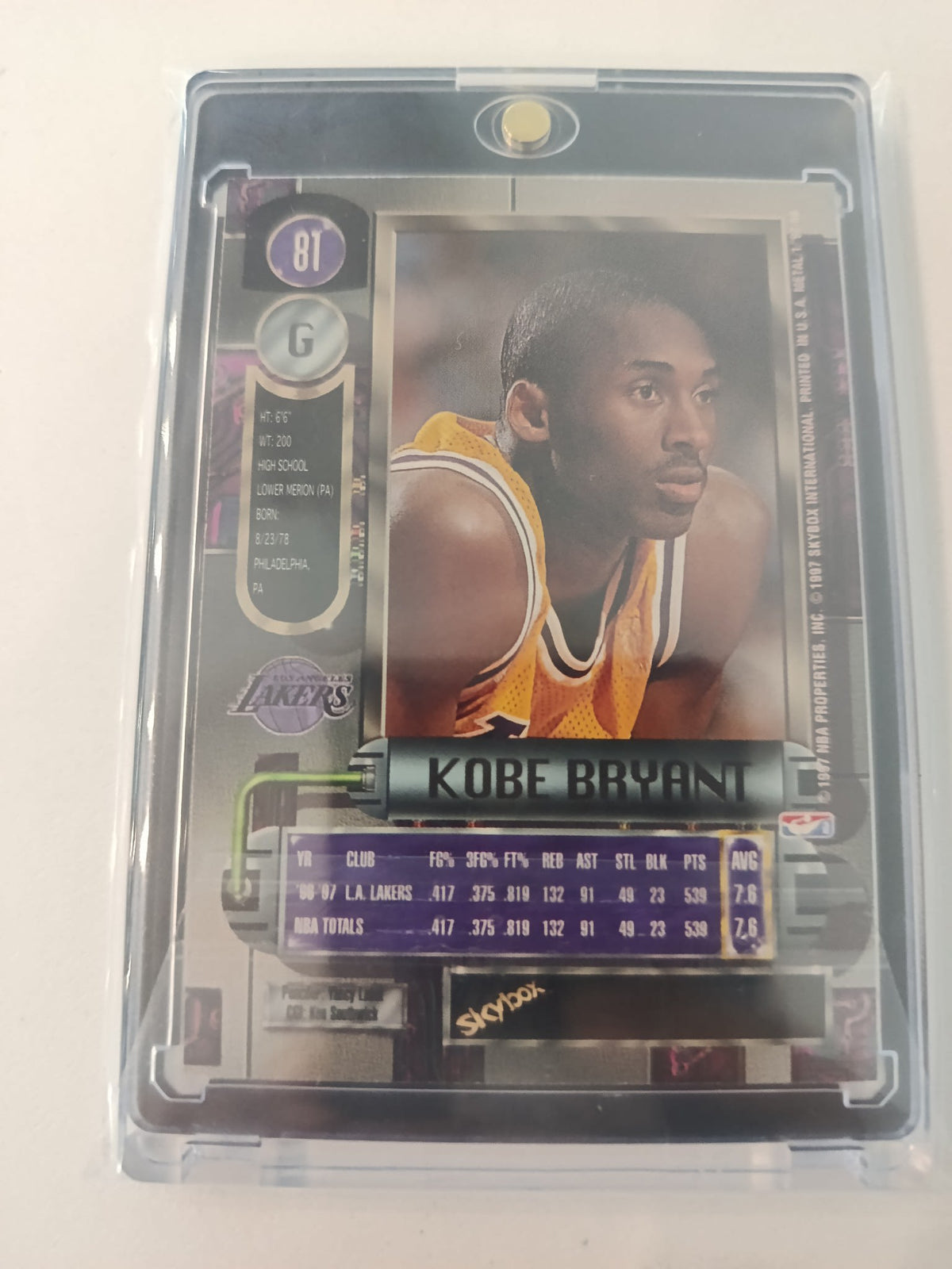 1997-98 SkyBox Metal Universe Kobe Bryant #81 - view 2