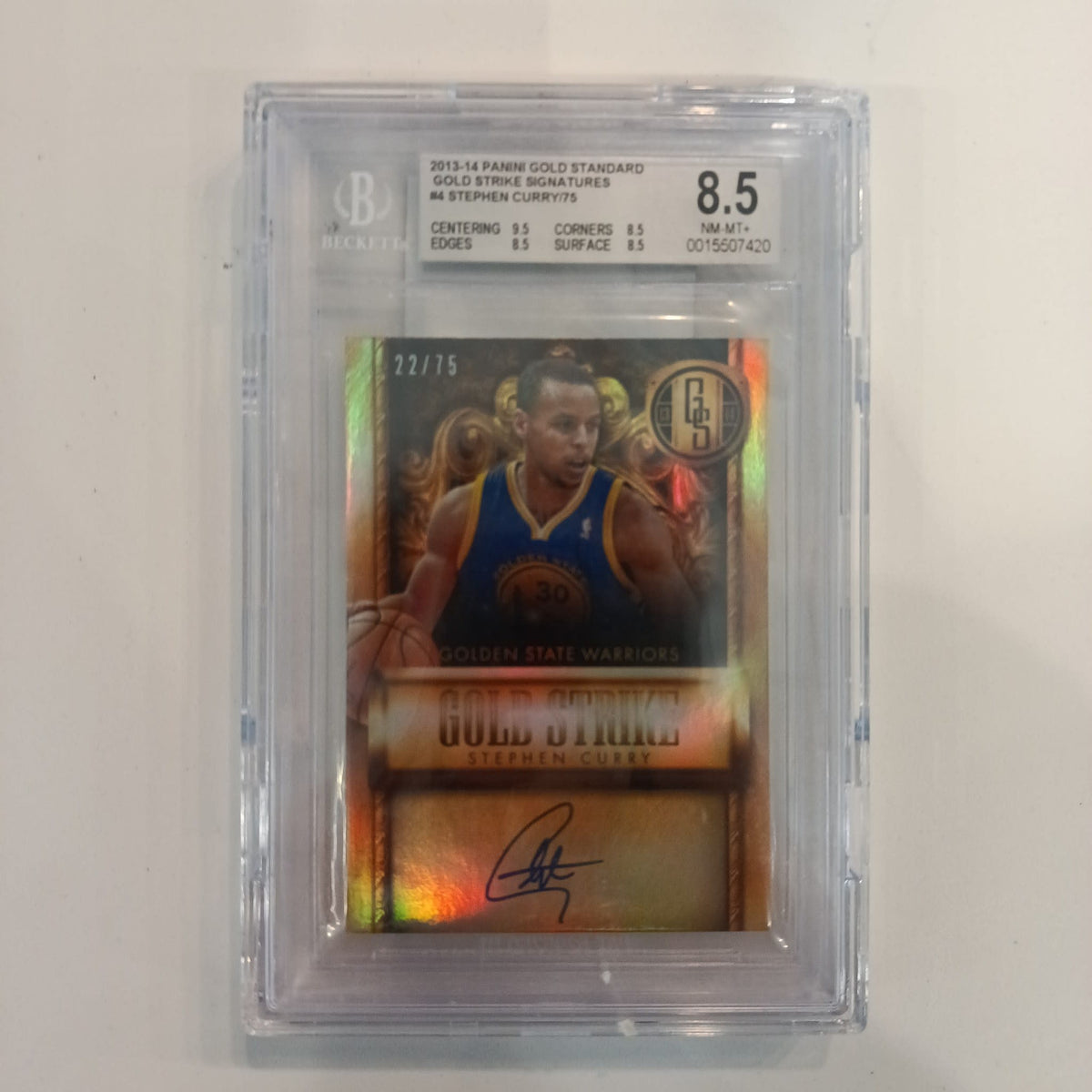 2013-14 Panini Gold Standard Gold Strike Signatures Stephen Curry 22/75 #84 Beckett 8.5