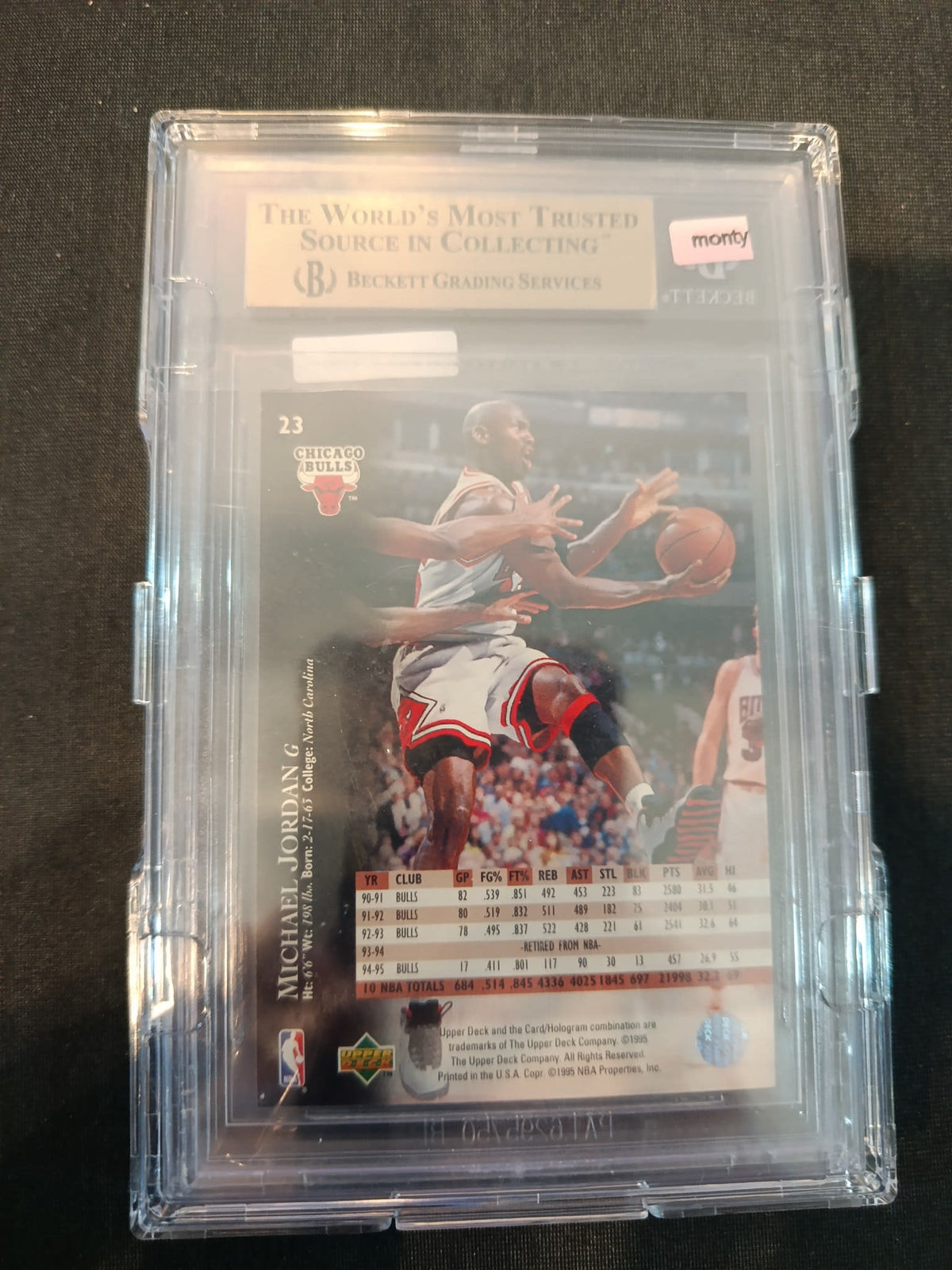 1992 Upper Deck Michael Jordan #23 Beckett 9.5 - view 2